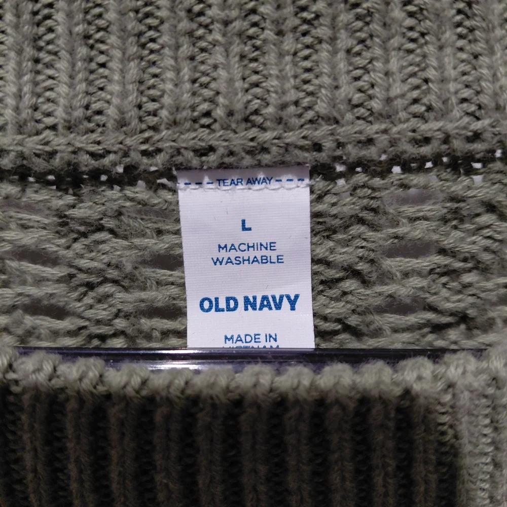 Old Navy Crew Neck - Picture 4 of 4